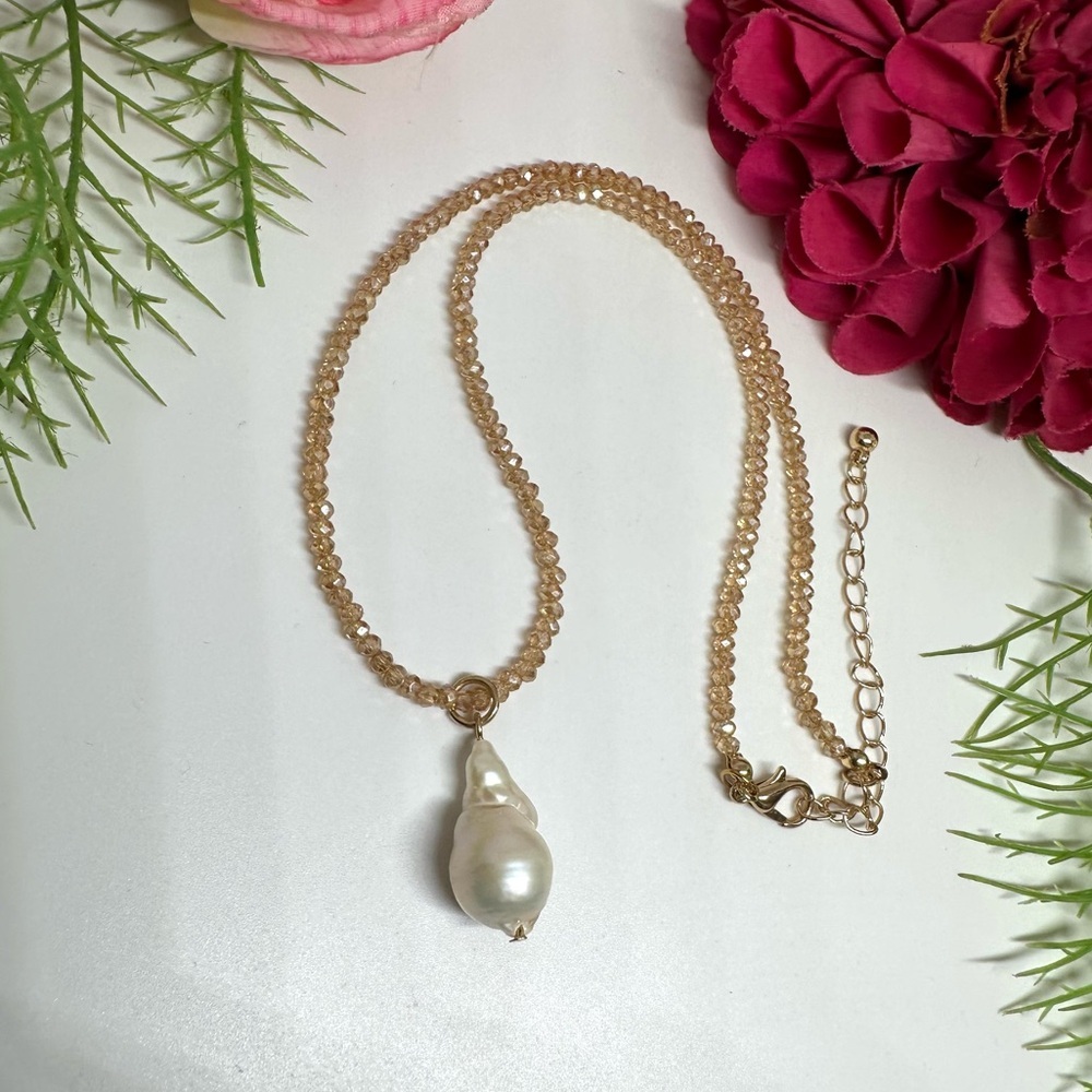 NEW⚜️Baroque Pearl Crystal Beaded Necklace - Picture 2 of 5